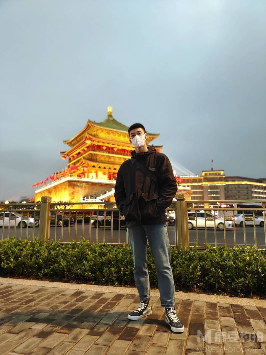 校园模特