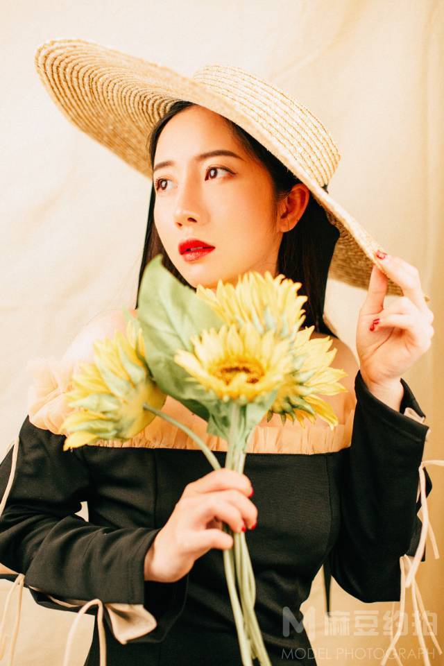 情绪模特