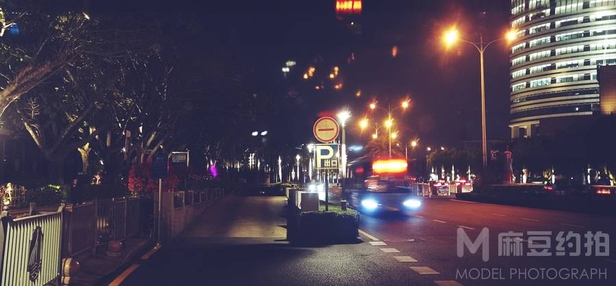 夜景模特
