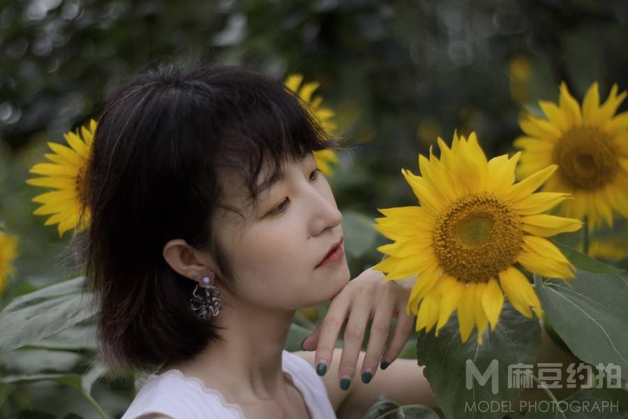 情绪模特