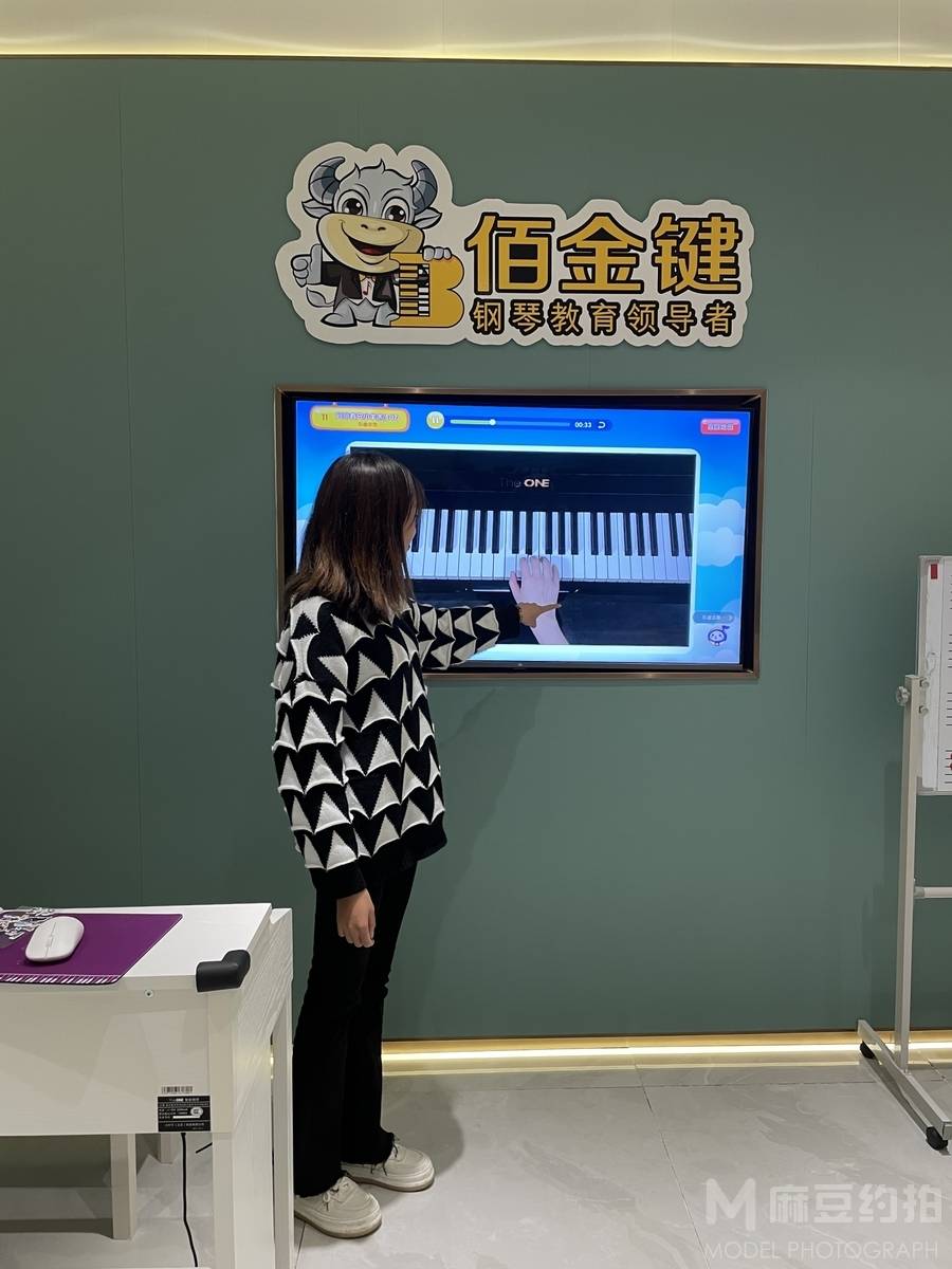 黑白模特
