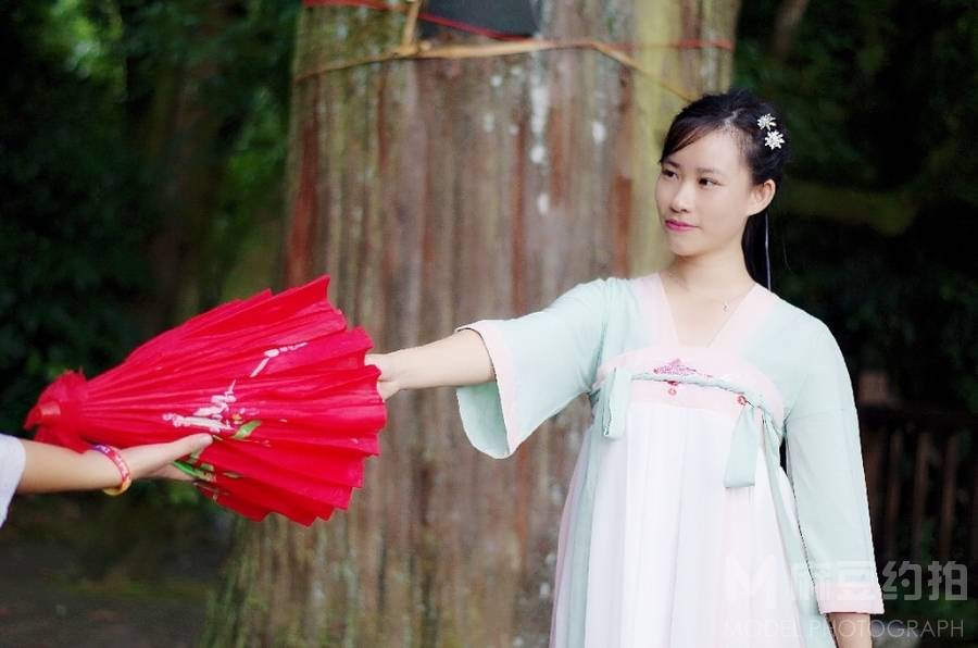 汉服模特