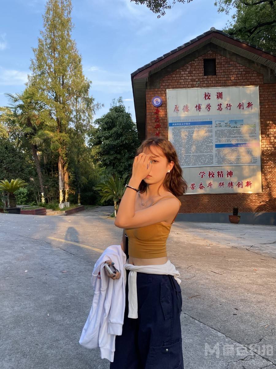 校园模特