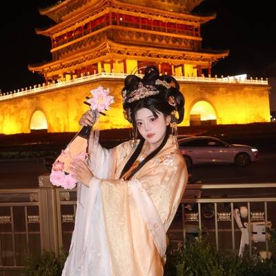 汉服模特