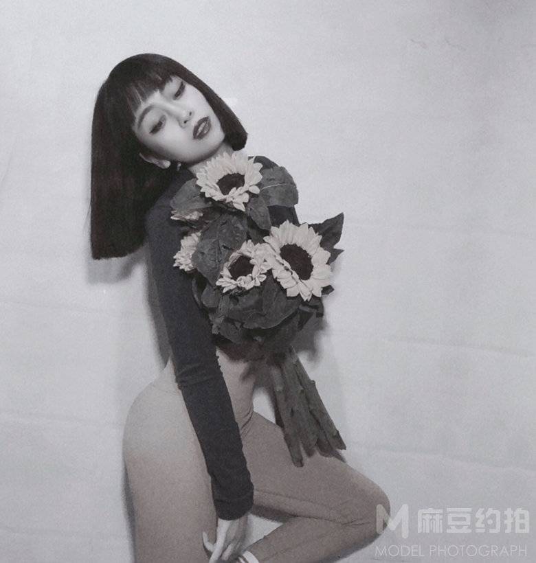 情绪模特