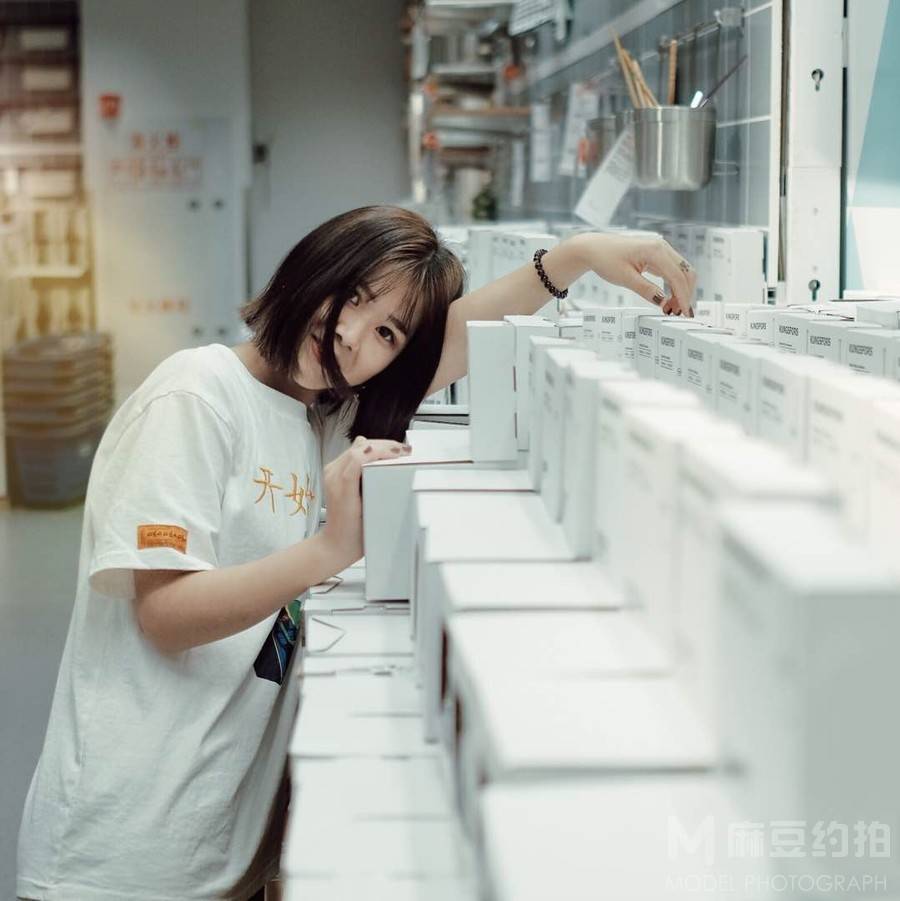 情绪模特