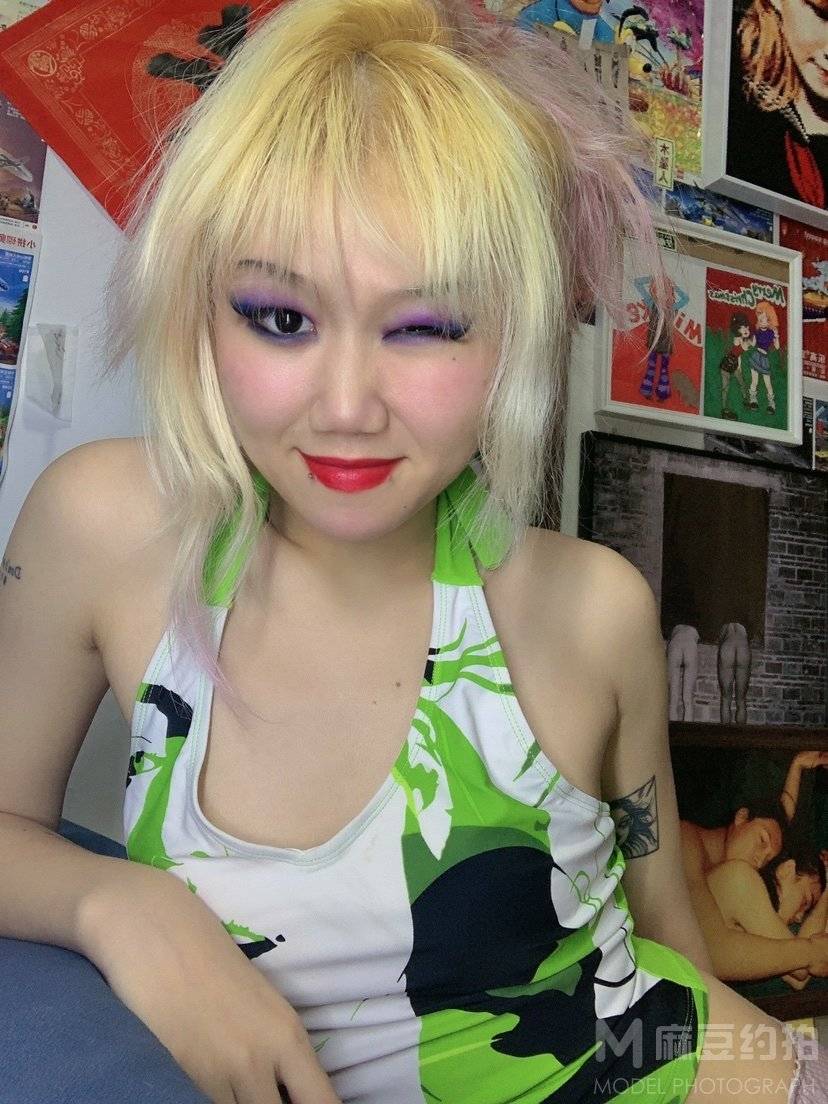 黑白模特