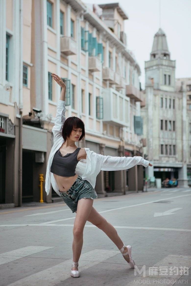 黑白模特