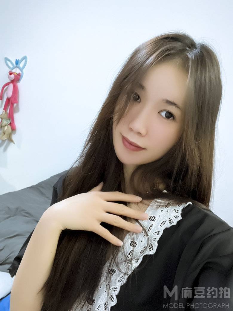 黑白模特