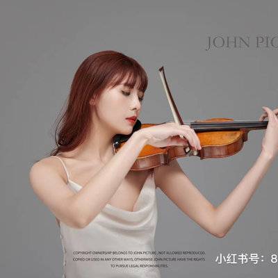 黑白模特