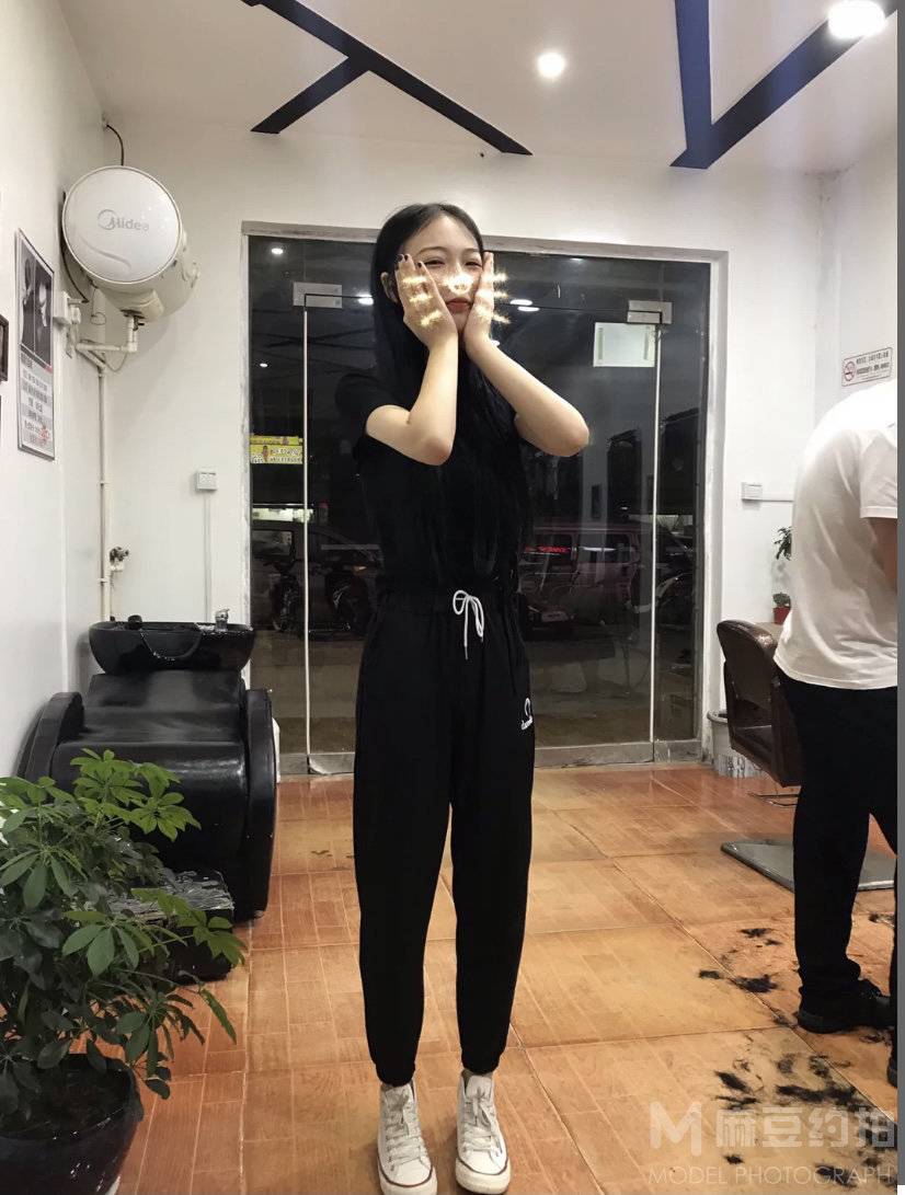 校园模特