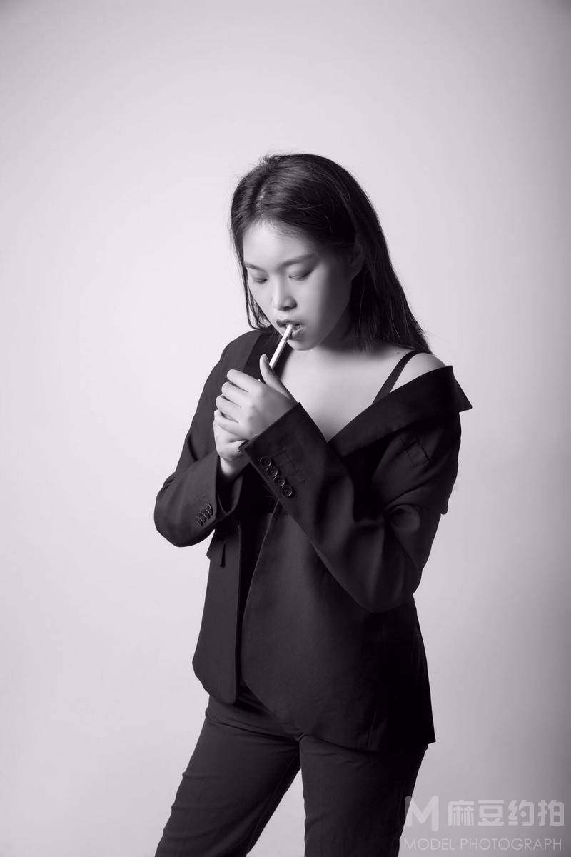 黑白模特