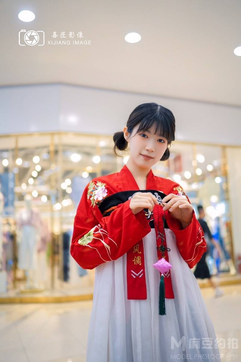 汉服模特