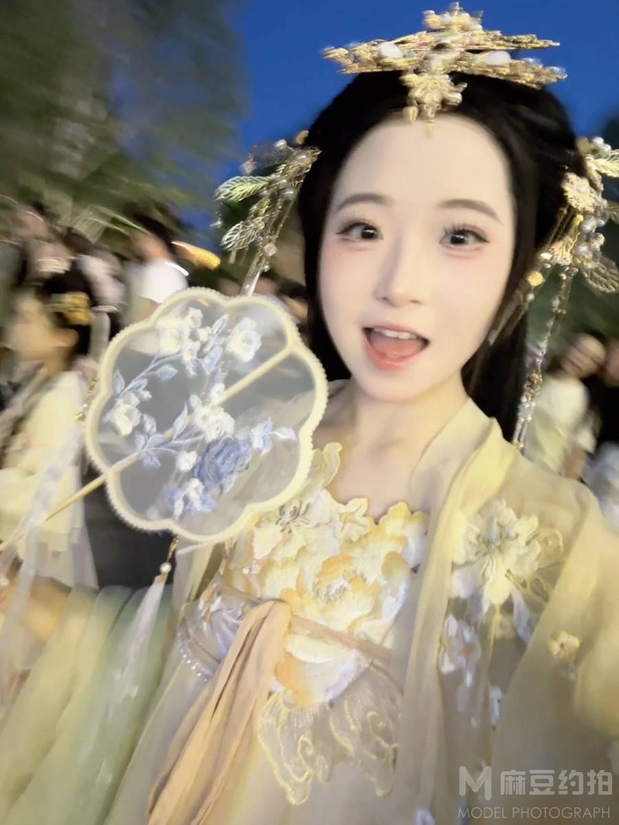 校园模特