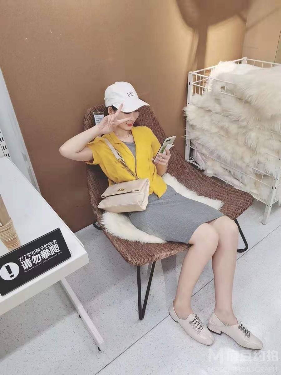 情绪模特
