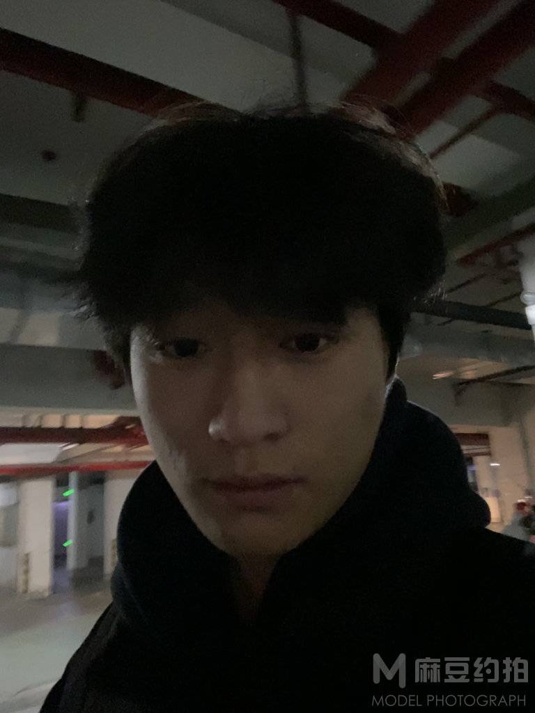 黑白模特