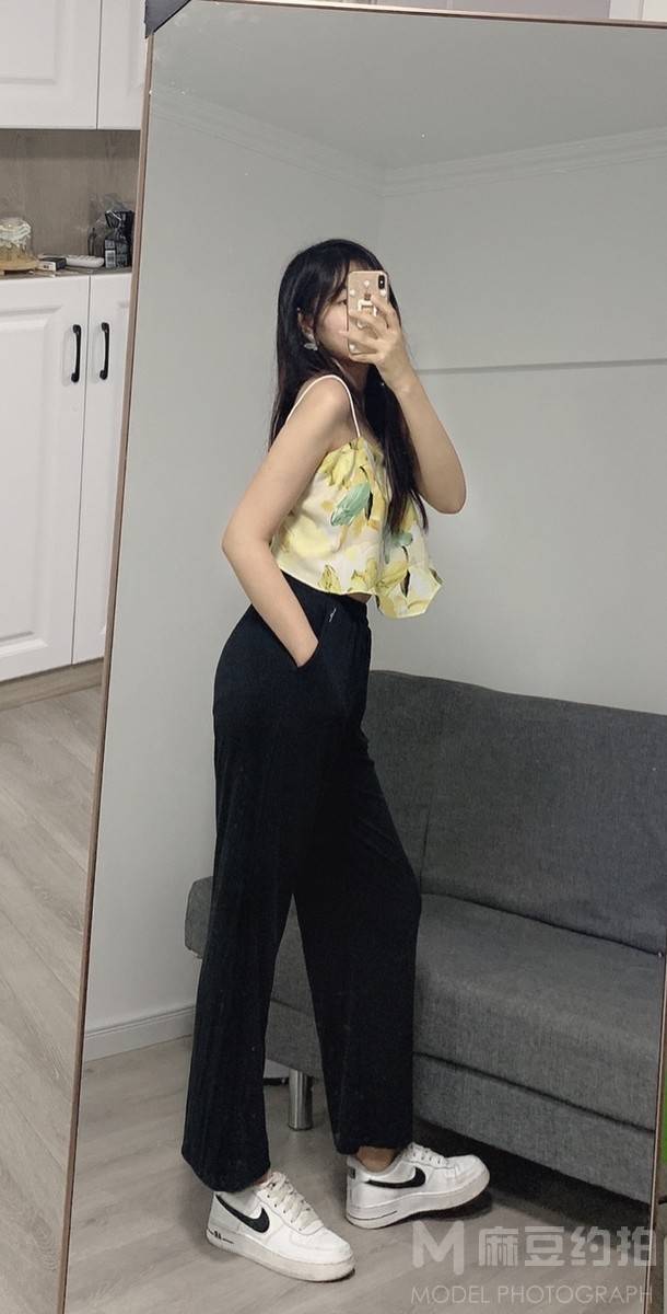 黑白模特