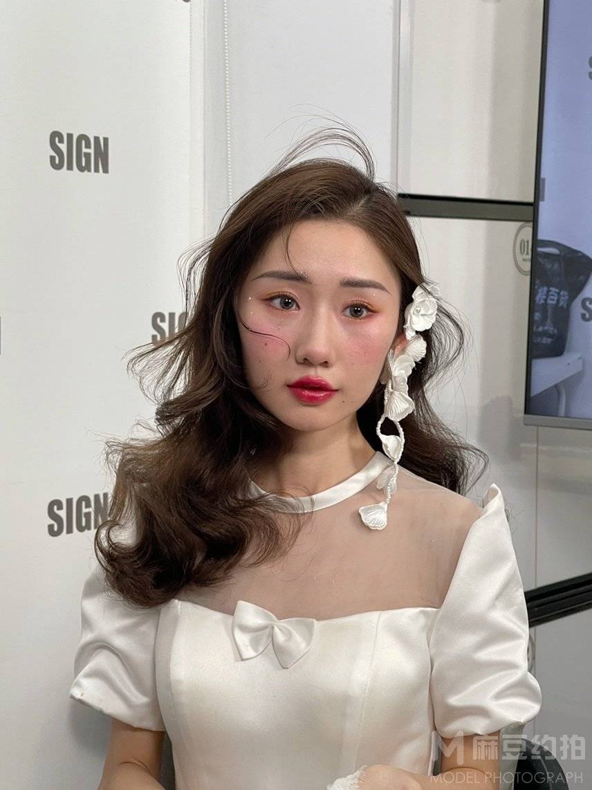 妆容模特