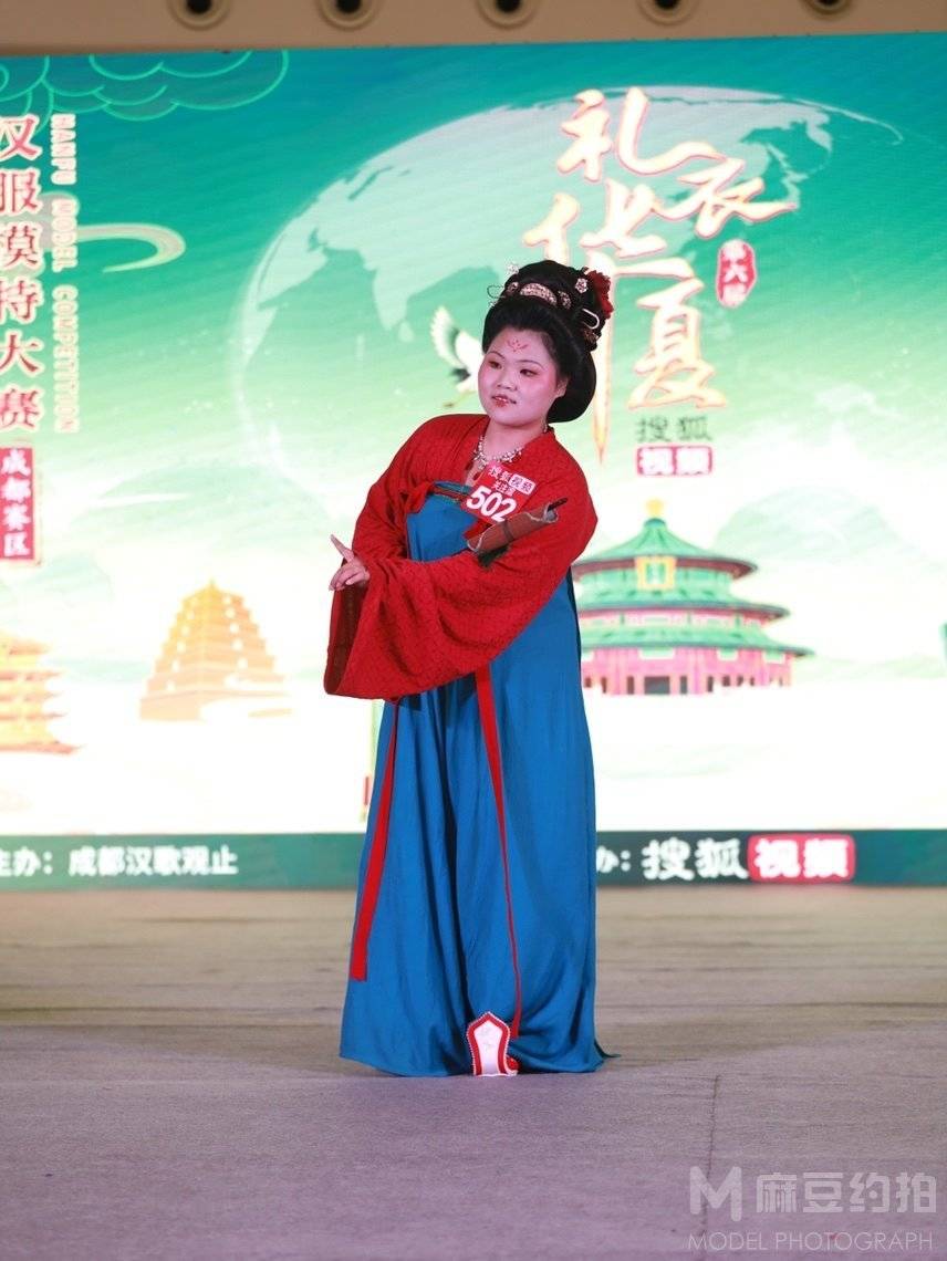 汉服模特