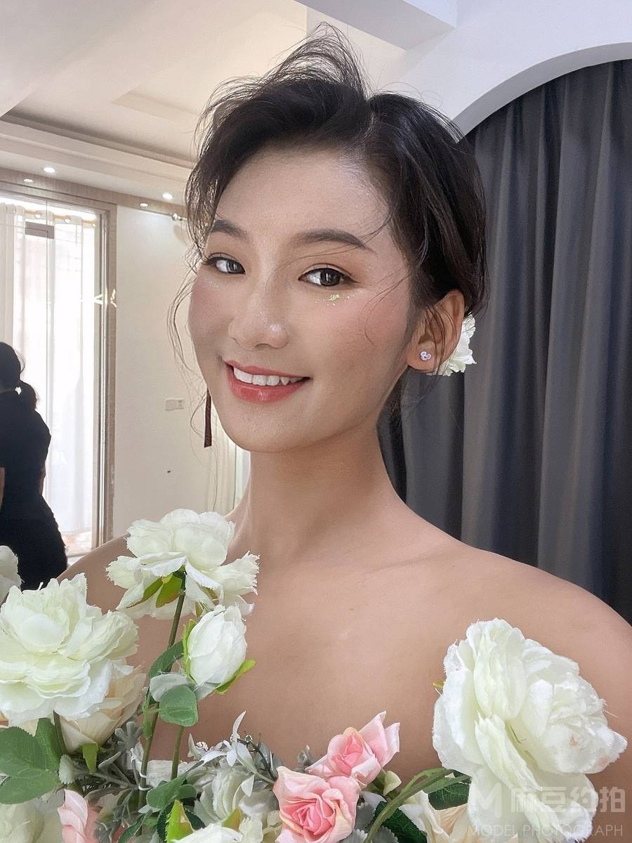 妆容模特