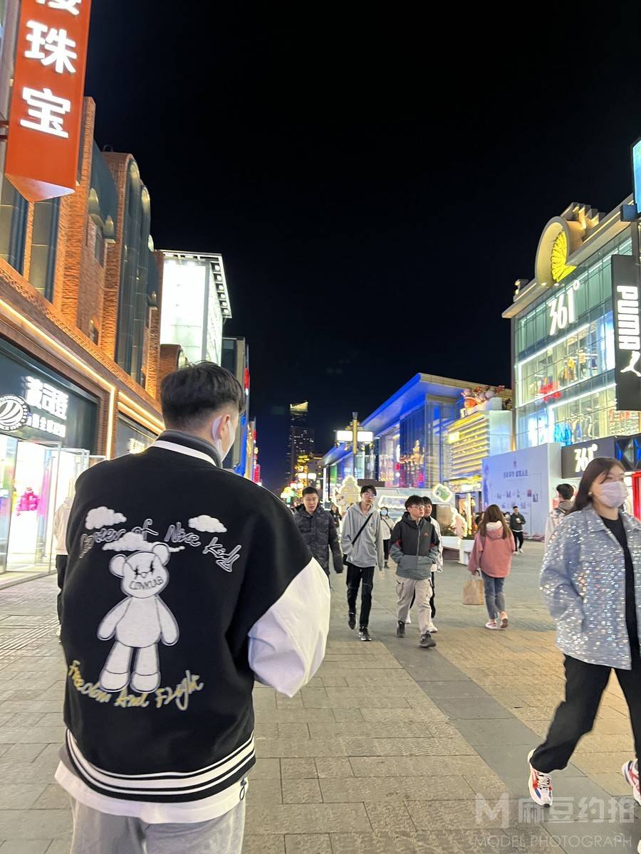 校园模特
