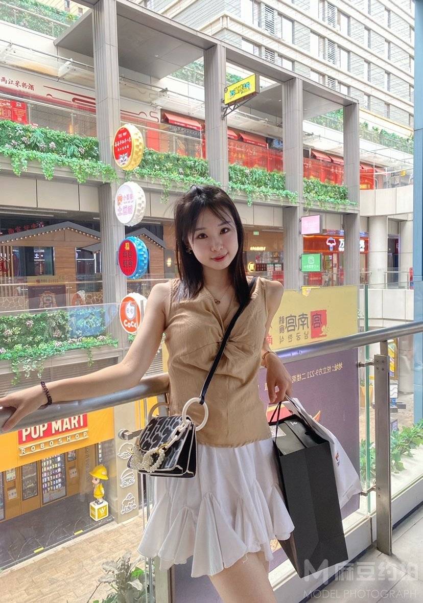 校园模特