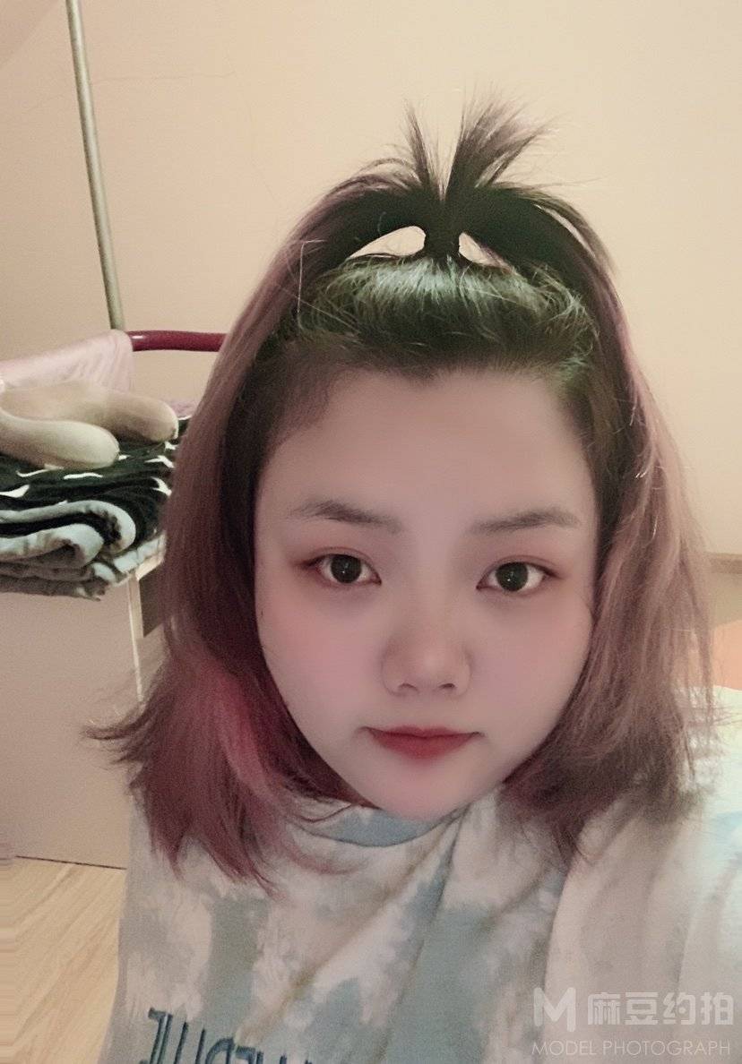 黑白模特