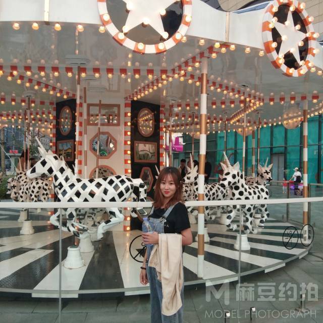 校园模特