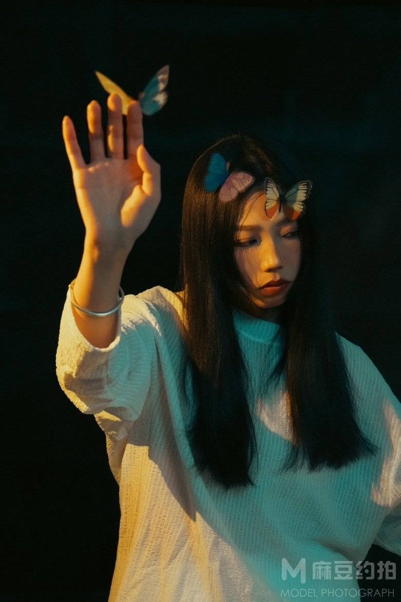 情绪模特
