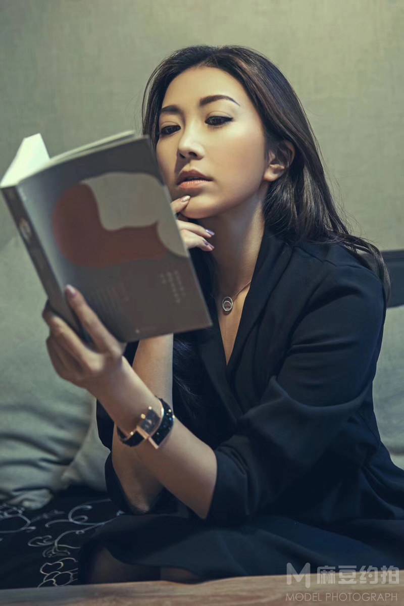 情绪模特