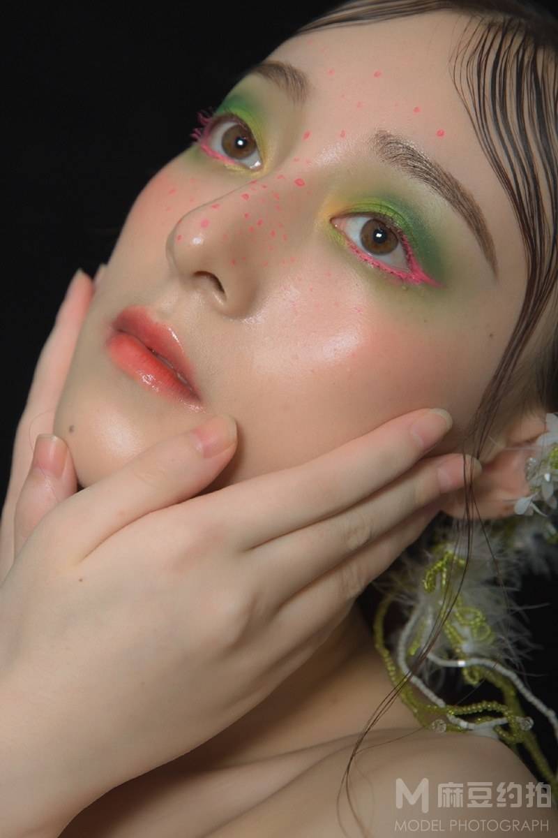 妆容模特