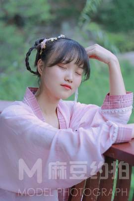汉服模特