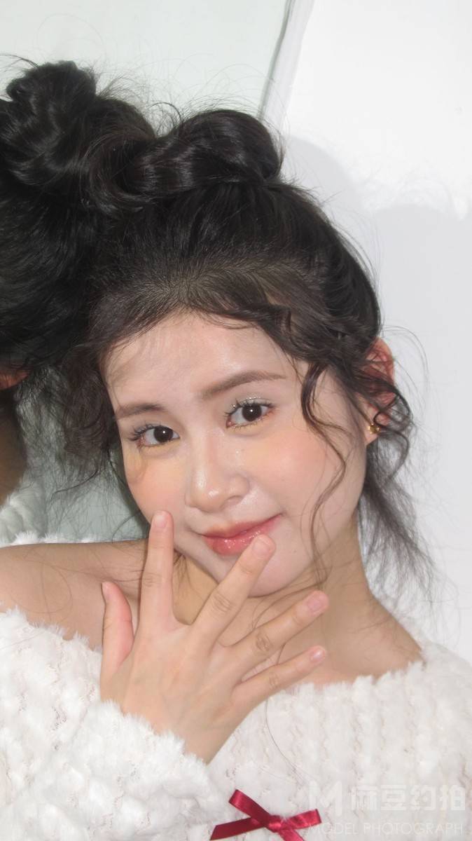 妆容模特