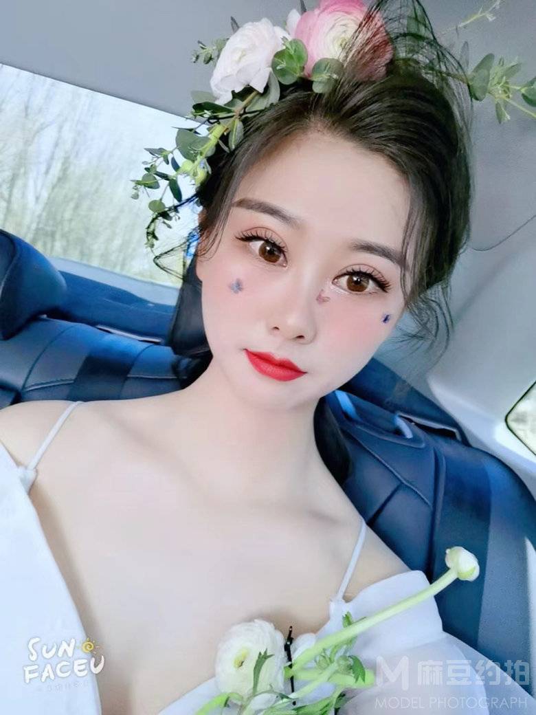 黑白模特