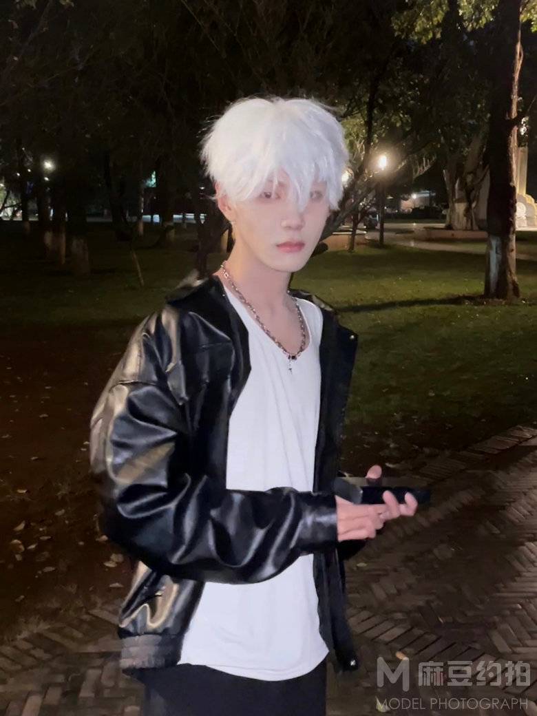 黑白模特