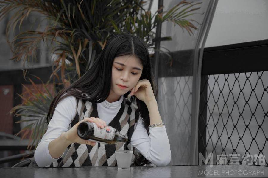 情绪模特