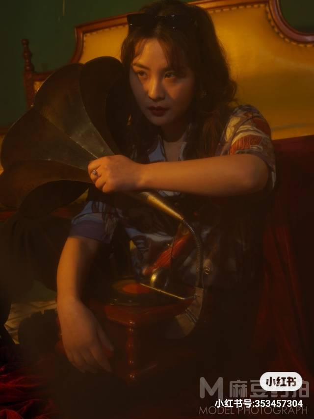 情绪模特