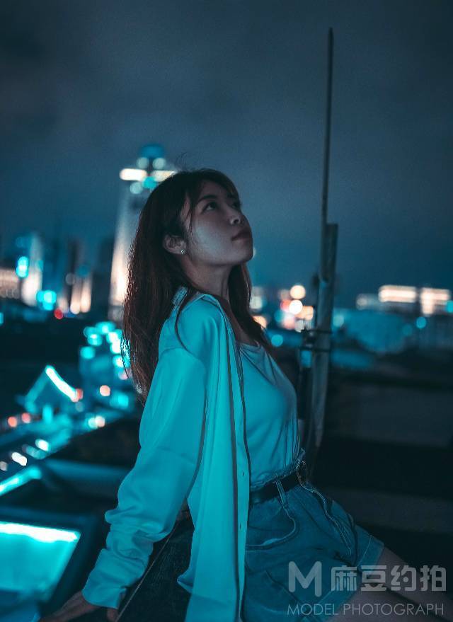 情绪模特
