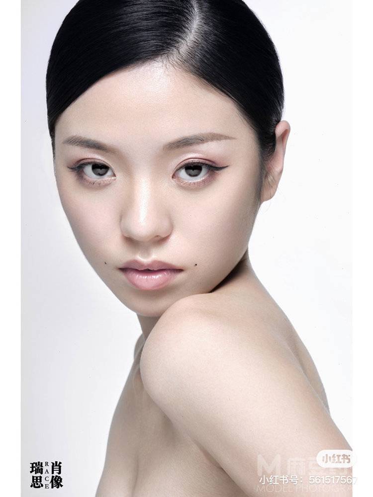 黑白模特