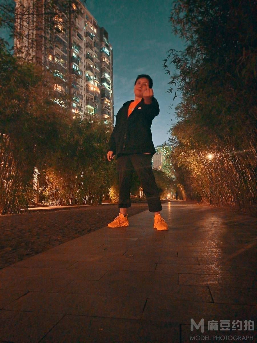 夜景模特