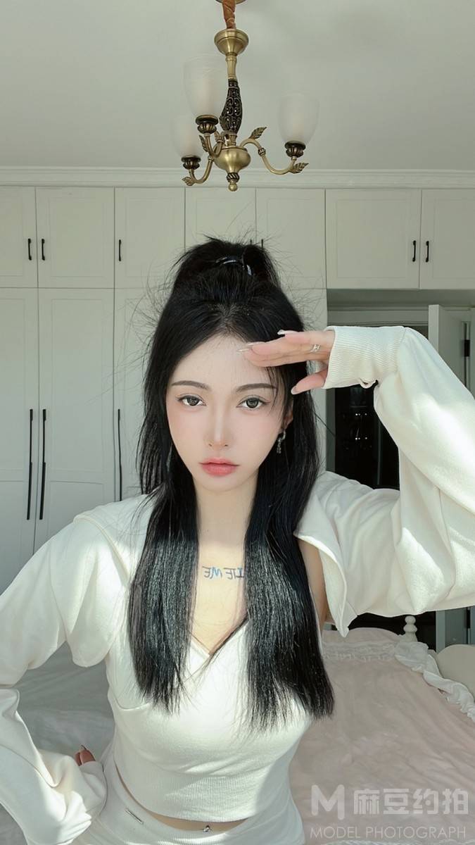 黑白模特