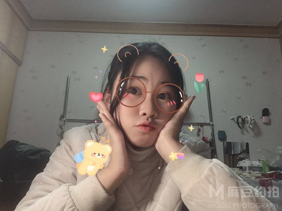 情绪模特