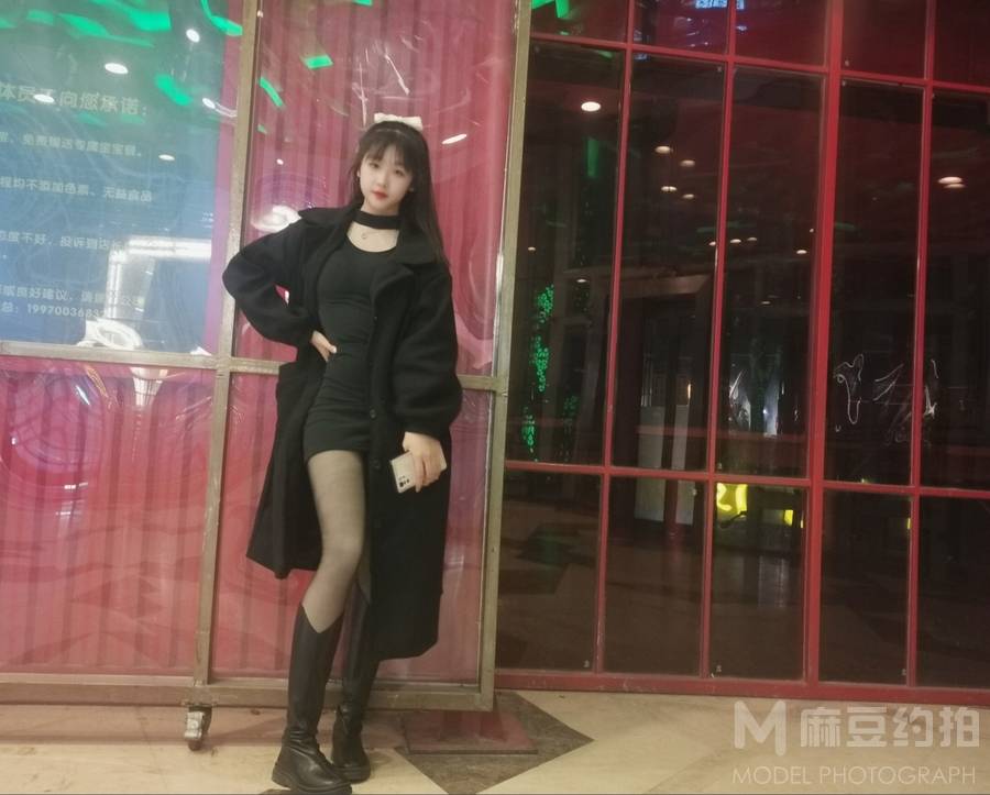 黑白模特
