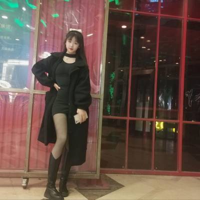 黑白模特