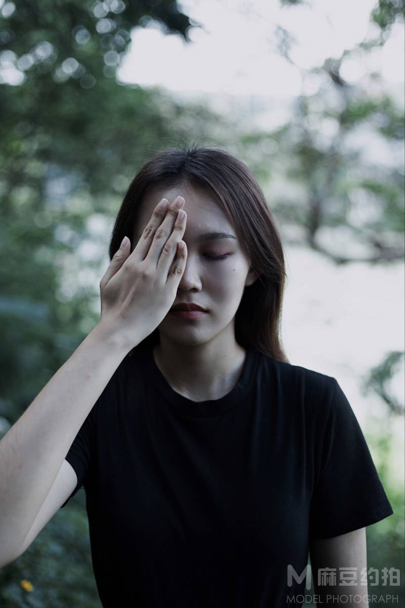 情绪模特