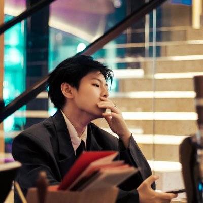 情绪模特
