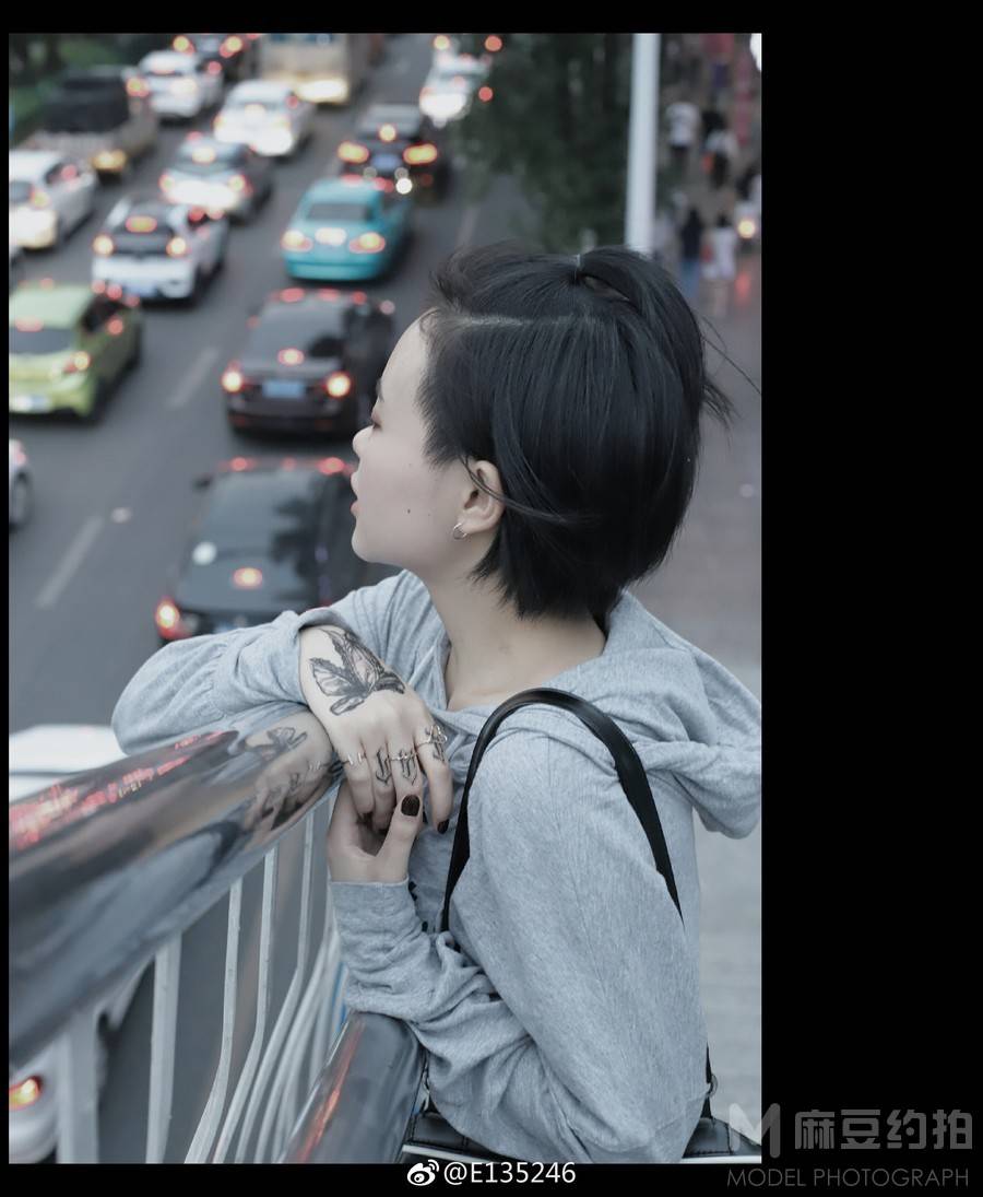 情绪模特
