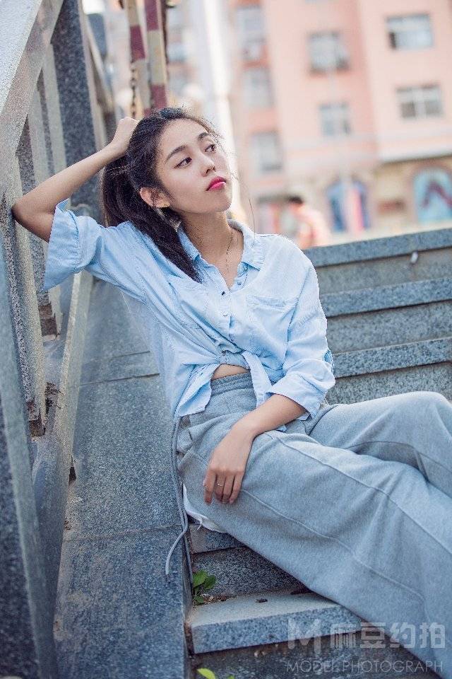 情绪模特