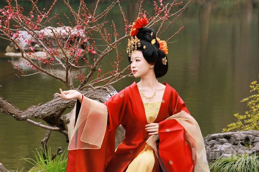 汉服模特