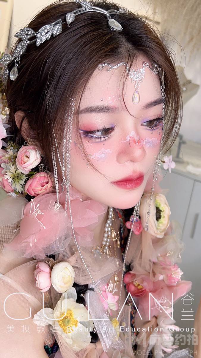 清新模特